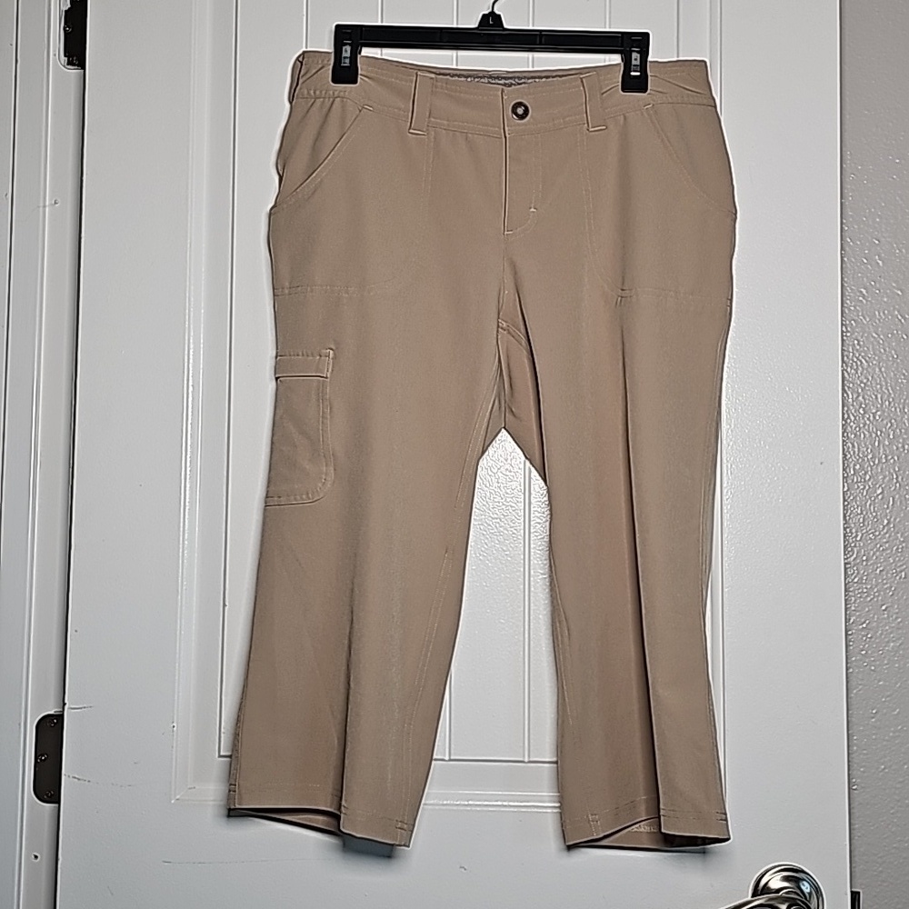 North Face sz 8 khaki hiking capris